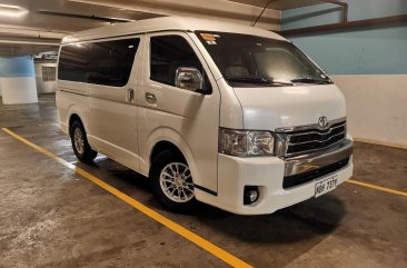 Selling Pearl White Toyota Hiace Super Grandia 2018 in Pateros