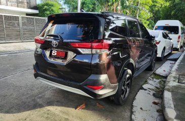 Selling Black Toyota Rush 2019 in Quezon