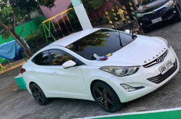 White Hyundai Elantra 2015 for sale in Trece Martires