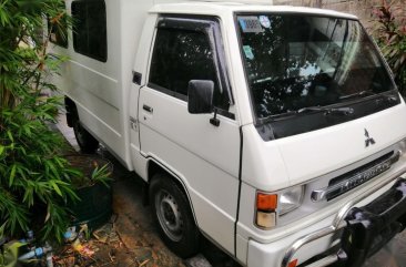 Selling White Mitsubishi L300 2014 in Cainta