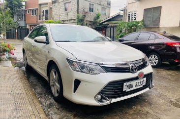 Pearl White Toyota Camry 2016 for sale in Automatic