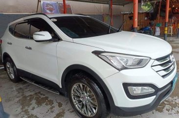 Sell White 2013 Hyundai Santa Fe in Binangonan