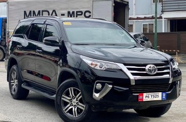 Selling Black Toyota Fortuner 2020 in Makati