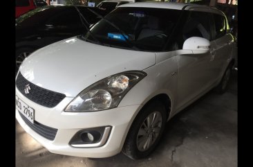 White Suzuki Swift 2016 Hatchback at 68000 for sale 