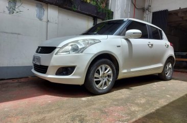 Selling Pearl White Suzuki Swift 2015 in Quezon City