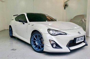 Selling Pearl White Toyota 86 2016 in Quezon City