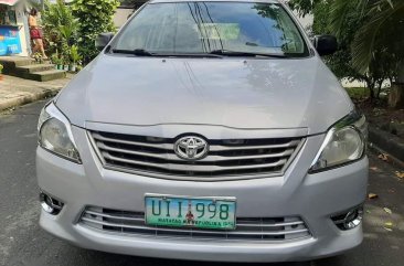 Selling Silver Toyota Innova 2012 in Quezon City