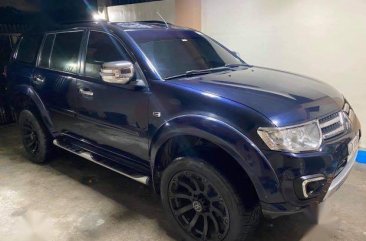 Selling Blue Mitsubishi Montero 2014 in Manila