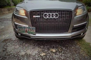 Selling Grey Audi Q7 2009 in Cainta