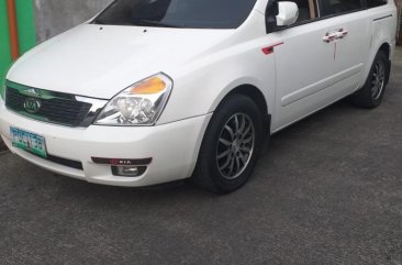 Selling White Kia Carnival 2011 in San Pedro