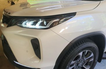 Selling Pearl White Toyota Fortuner 2021 in Angeles