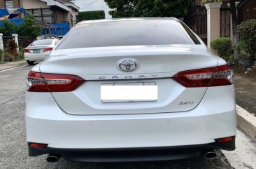 Pearl White Toyota Camry 2020 for sale in Automatic