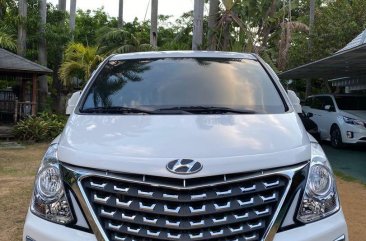 Selling Pearl White Hyundai Starex 2018 in Muntinlupa
