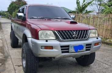 Red Mitsubishi Strada 2003 for sale in Manual