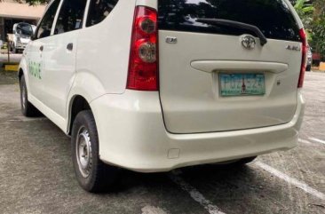  White Toyota Avanza 2011 for sale in Manual