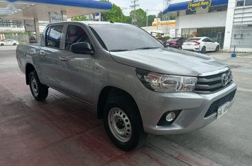 Silver Toyota Hilux 2020 for sale in Manual