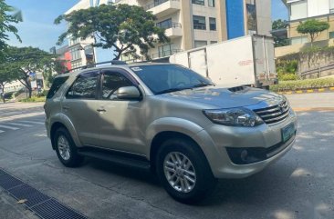 Selling Brightsilver Toyota Fortuner 2014 in Pasig