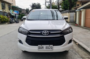 Selling White Toyota Innova 2019 in Quezon