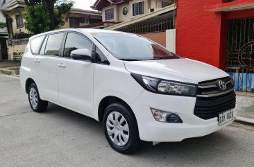 Selling White Toyota Innova 2019 in Quezon