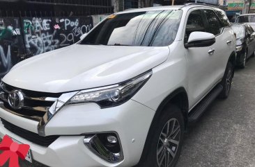 Selling White Toyota Fortuner 2019 in Manila