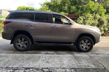 Selling Silver Toyota Fortuner 2016 in Las Piñas