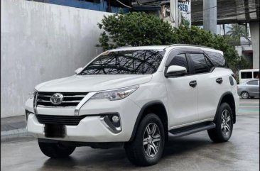 Selling White Toyota Fortuner 2018 in Jaen