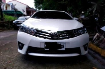 White Toyota Corolla Altis 2015 for sale in Makati