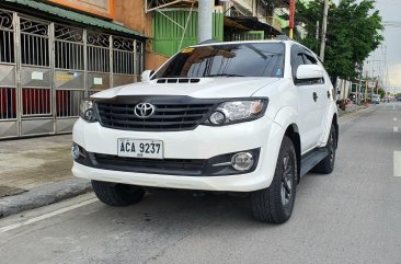 Selling White Toyota Fortuner 2014 in Navotas