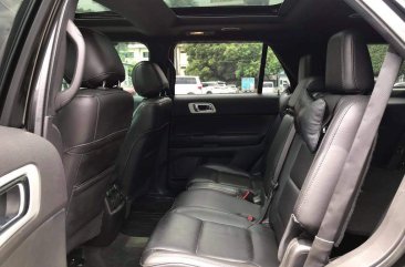 Selling Black Ford Explorer 2014 in Makati