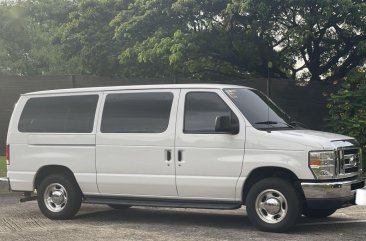 Selling White Ford E150 2014 in Las Piñas