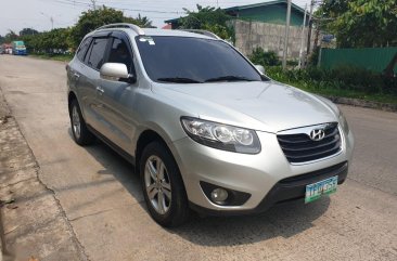 Sell Silver 2011 Hyundai Santa Fe in Quezon City