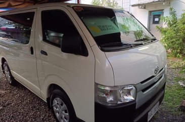 Selling White Toyota Hiace 2018 in Manila