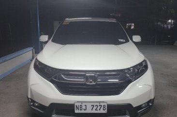 Selling White Honda CR-V 2018 in Mandaluyong