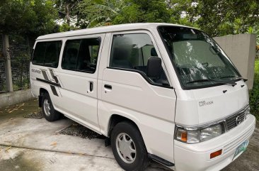 Selling White Nissan Urvan 2011 in Pasig