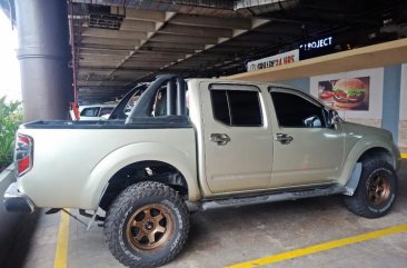 Pearl White Nissan Navara 2009 for sale in Quezon