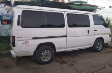 Selling White Nissan Urvan 2006 in Manila