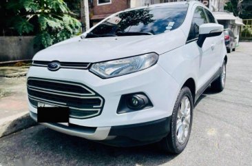 White Ford Ecosport 2015 for sale in Manual