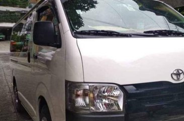 Selling White Toyota Hiace 2017 in Makati
