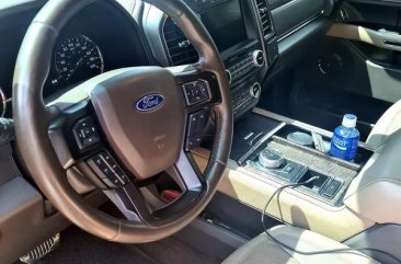 Selling White Ford Expedition 2018 in Pateros