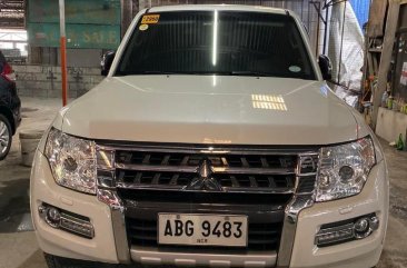 Pearl White Mitsubishi Pajero 2015 for sale in Pateros