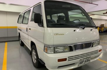 White Nissan Urvan 2014 for sale in Manual
