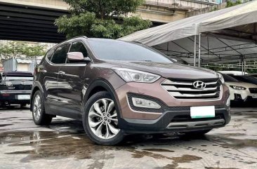 Sell Grey 2013 Hyundai Santa Fe in Makati