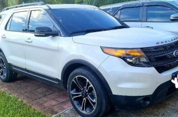 Pearl White Ford Explorer 2015 for sale in Makati