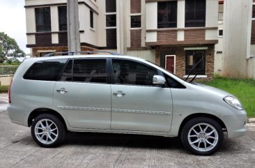 Selling Pearl White Toyota Innova 2006 in Muntinlupa