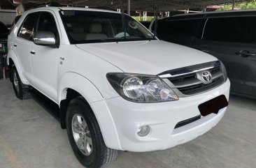 Selling White Toyota Fortuner 2008 in Pasig