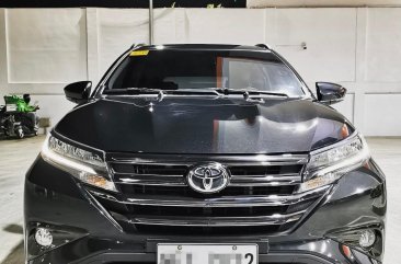 Selling Black Toyota Rush 2020 in Lucena