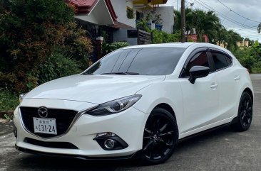Pearl White Mazda 3 2015 for sale in Automatic