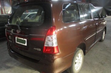 Selling Brown Toyota Innova 2014 in Makati