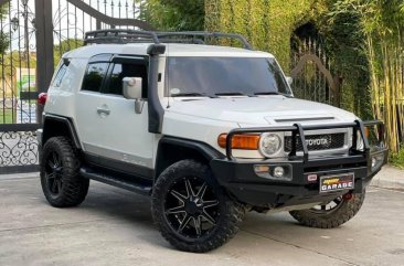 White Toyota Fj Cruiser 2016 for sale in Automatic