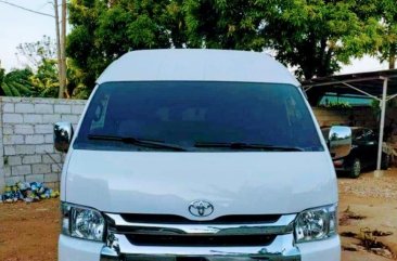 Pearl White Toyota Hiace Super Grandia 2015 for sale in Automatic